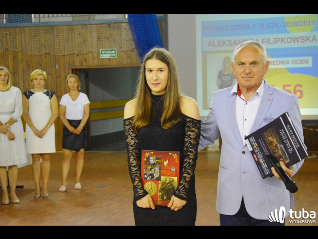 Nadeszły wakacje...  Uczniowie SP nr 5 i Gimnazjum nr 1 zakończyli rok szkolny 2018/ 2019
