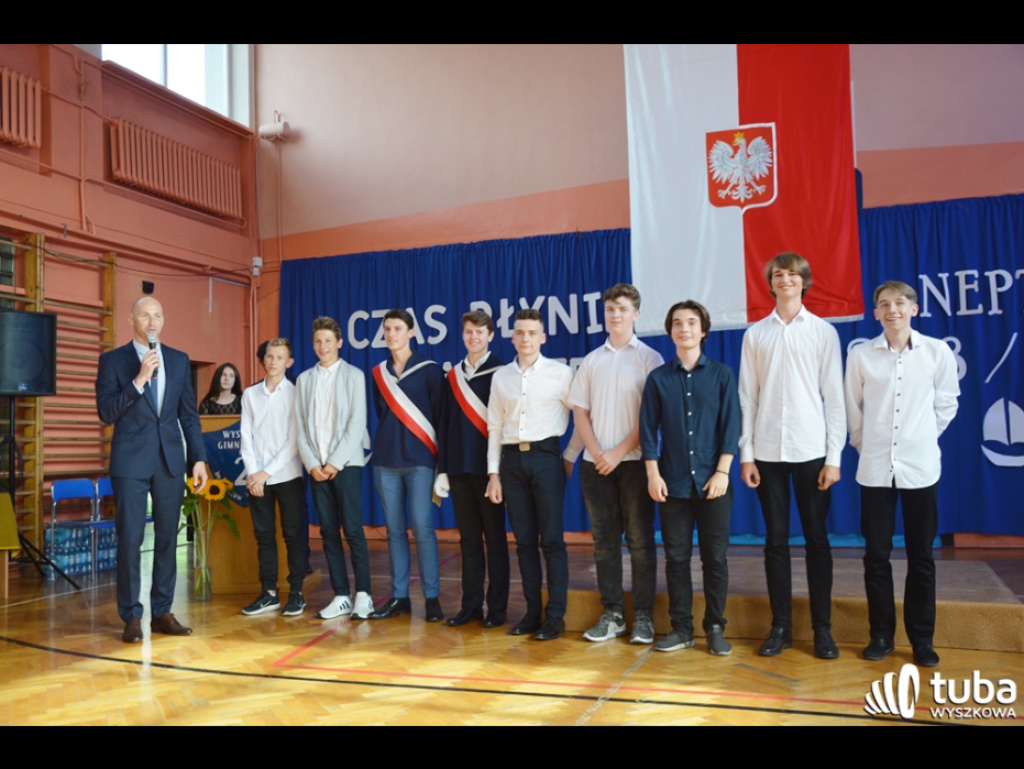 Historyczna chwila w Gimnazjum nr 2. Uczniowie ostatniego rocznika zakończyli naukę
