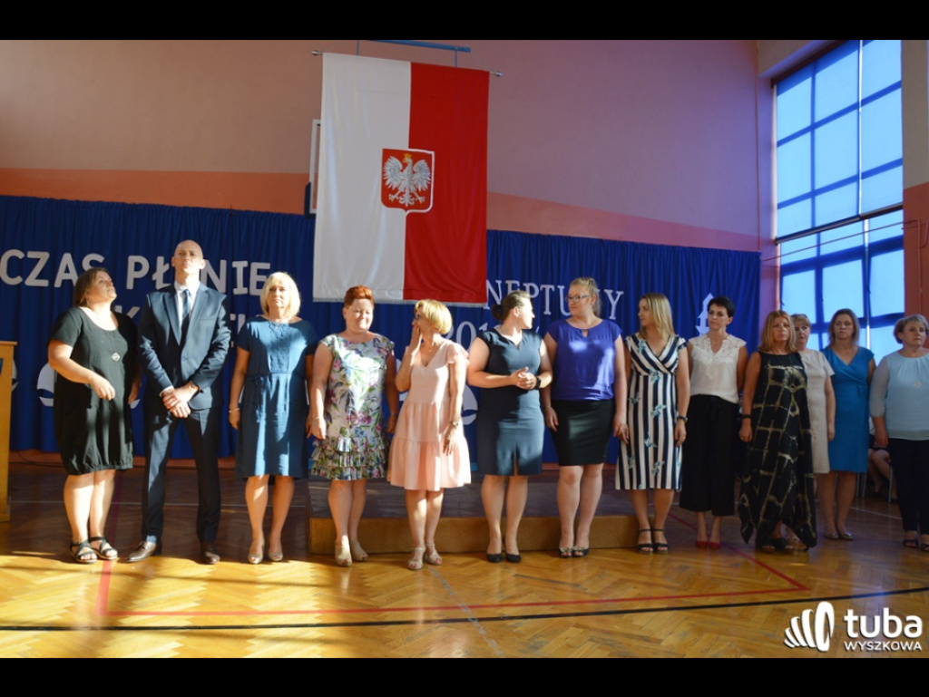Historyczna chwila w Gimnazjum nr 2. Uczniowie ostatniego rocznika zakończyli naukę