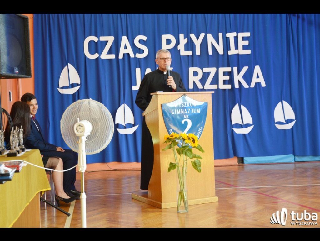 Historyczna chwila w Gimnazjum nr 2. Uczniowie ostatniego rocznika zakończyli naukę