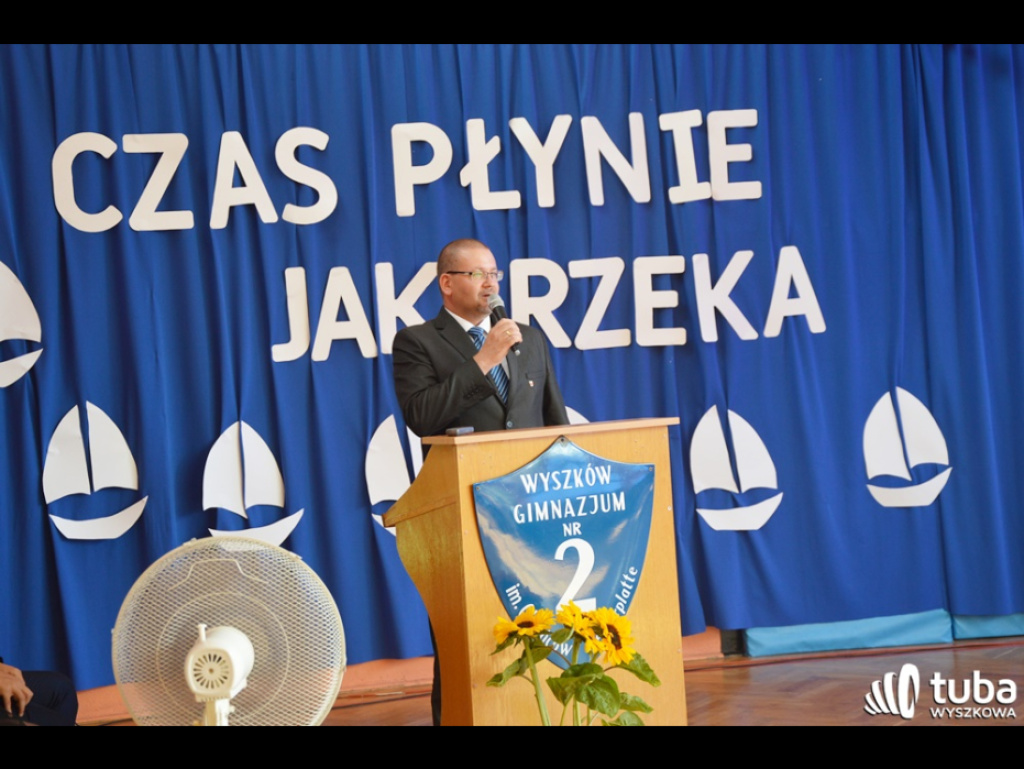 Historyczna chwila w Gimnazjum nr 2. Uczniowie ostatniego rocznika zakończyli naukę