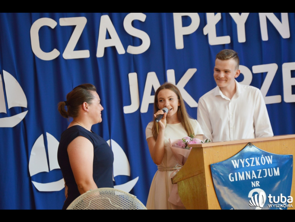 Historyczna chwila w Gimnazjum nr 2. Uczniowie ostatniego rocznika zakończyli naukę