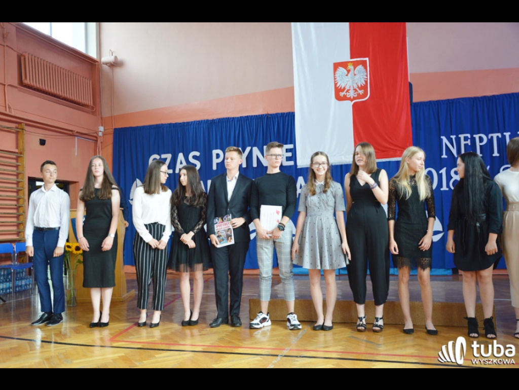 Historyczna chwila w Gimnazjum nr 2. Uczniowie ostatniego rocznika zakończyli naukę