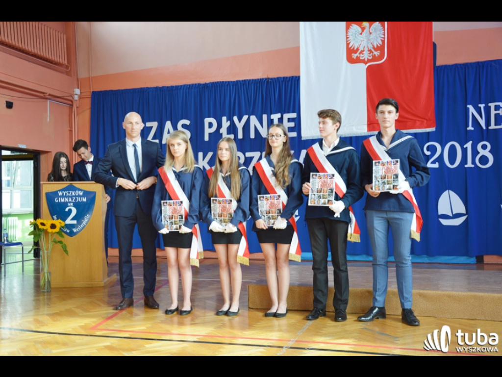 Historyczna chwila w Gimnazjum nr 2. Uczniowie ostatniego rocznika zakończyli naukę
