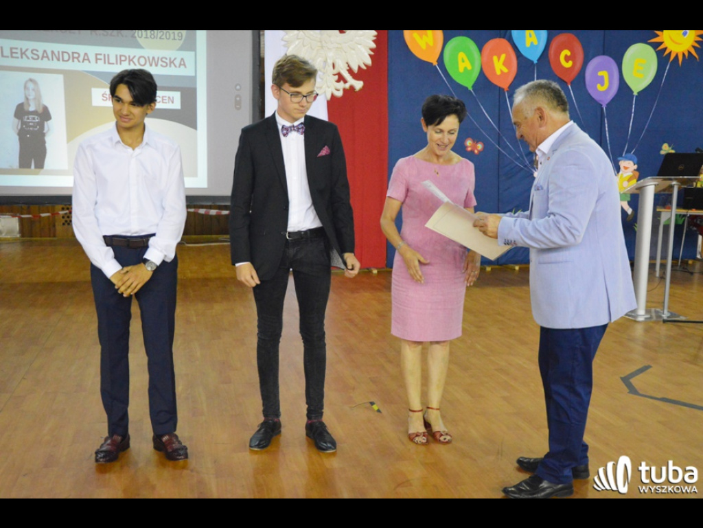Nadeszły wakacje...  Uczniowie SP nr 5 i Gimnazjum nr 1 zakończyli rok szkolny 2018/ 2019