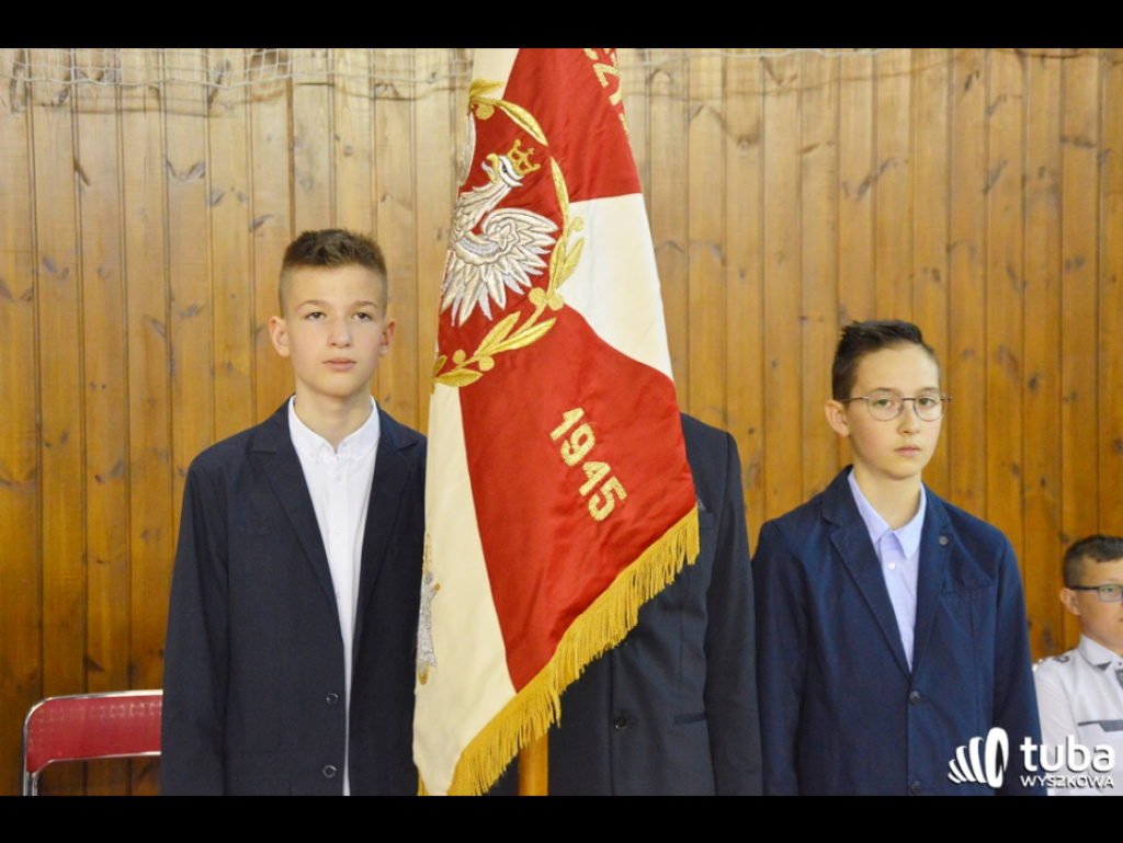 Nadeszły wakacje...  Uczniowie SP nr 5 i Gimnazjum nr 1 zakończyli rok szkolny 2018/ 2019