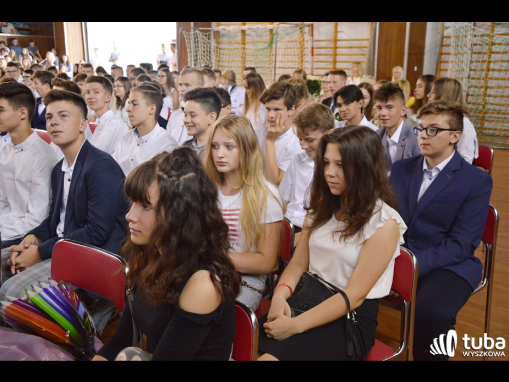 Nadeszły wakacje...  Uczniowie SP nr 5 i Gimnazjum nr 1 zakończyli rok szkolny 2018/ 2019