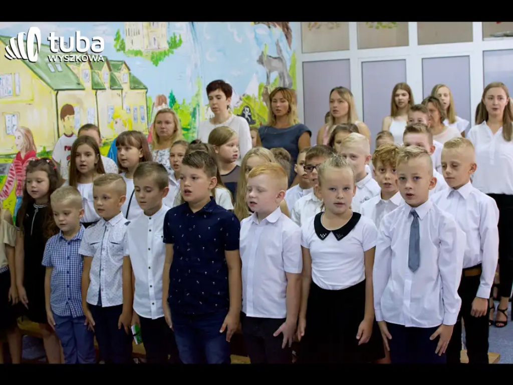 „Sprawmy, by to miejsce było dla wszystkich jeszcze bardziej przyjazne”. Powitali rok szkolny z nową dyrektor