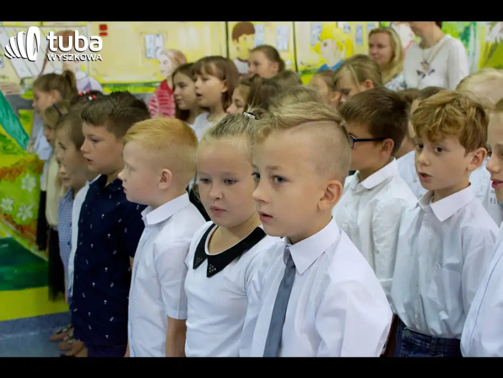 „Sprawmy, by to miejsce było dla wszystkich jeszcze bardziej przyjazne”. Powitali rok szkolny z nową dyrektor