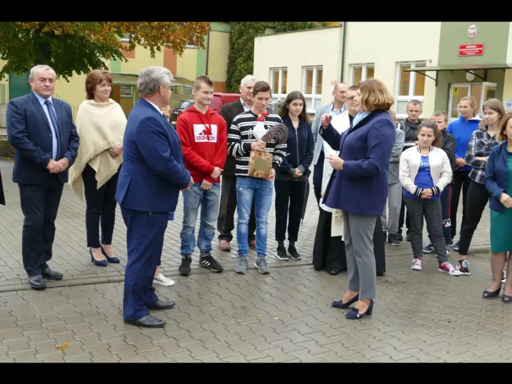 Ścieżka edukacyjna i nowy samochód dla Ośrodka Szkolno-Wychowawczego