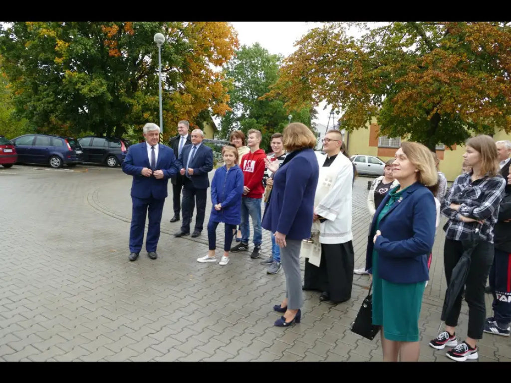 Ścieżka edukacyjna i nowy samochód dla Ośrodka Szkolno-Wychowawczego