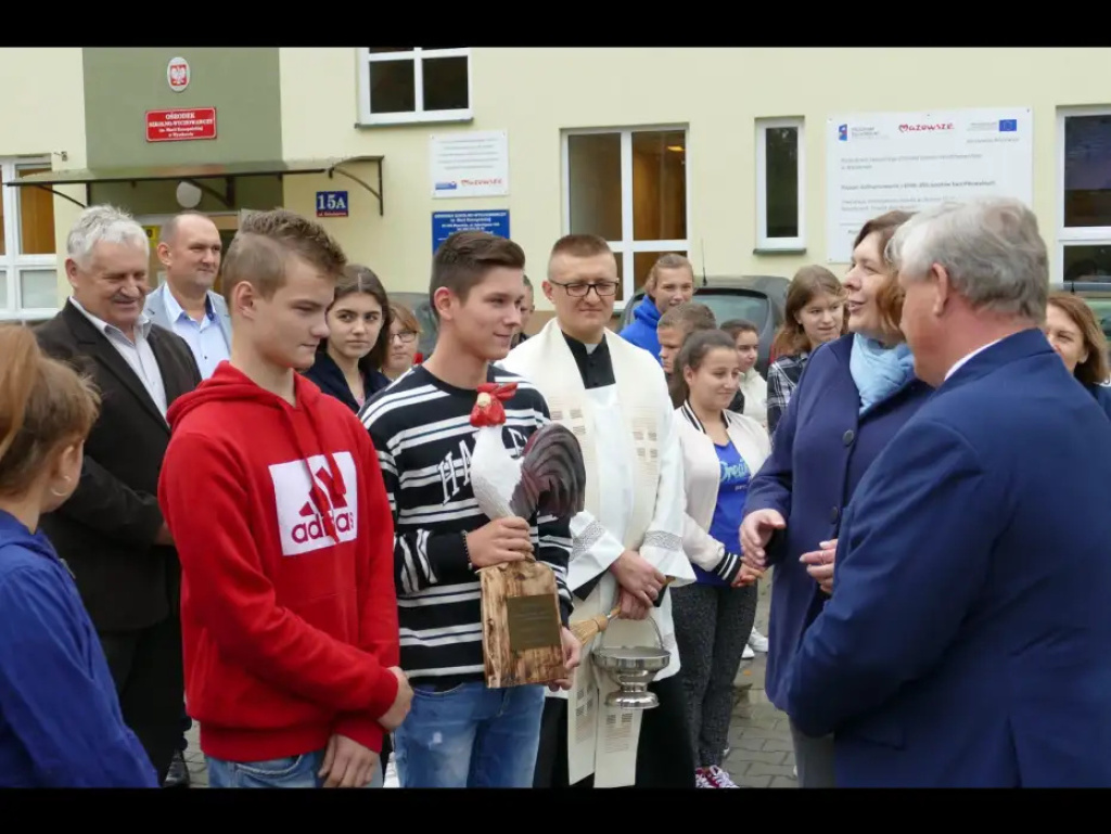 Ścieżka edukacyjna i nowy samochód dla Ośrodka Szkolno-Wychowawczego