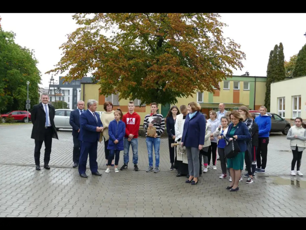 Ścieżka edukacyjna i nowy samochód dla Ośrodka Szkolno-Wychowawczego