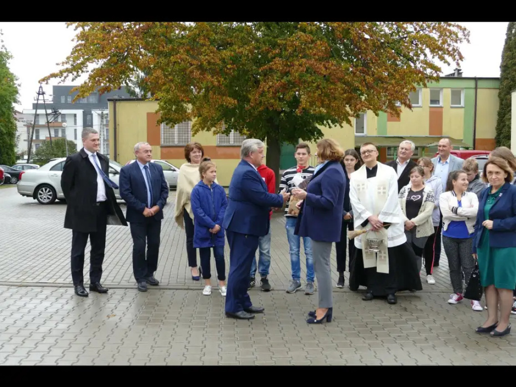 Ścieżka edukacyjna i nowy samochód dla Ośrodka Szkolno-Wychowawczego