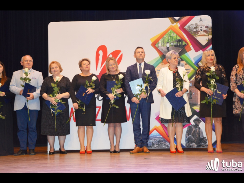 „By cienie nie przysłoniły blasku...”. Powiatowo-gminny Dzień Edukacji Narodowej