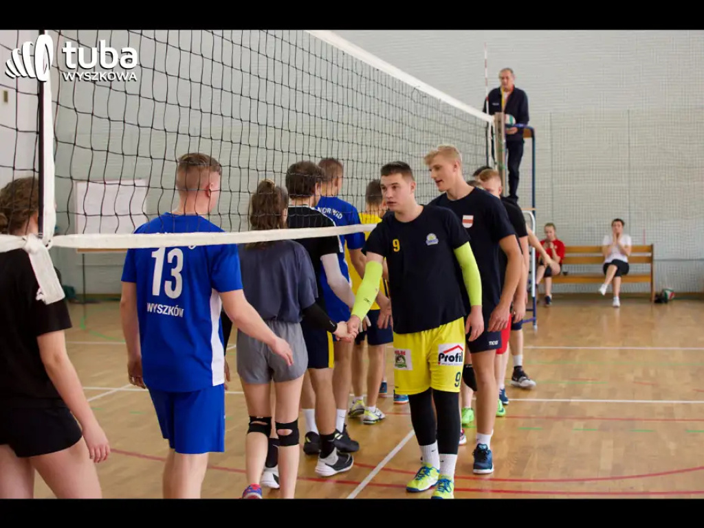 „Czosnki” na podium. Jesienny piknik sportowy za nami