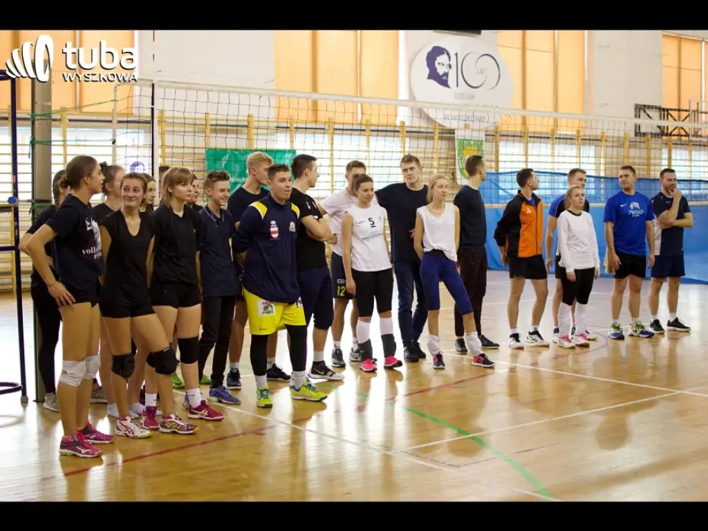 „Czosnki” na podium. Jesienny piknik sportowy za nami