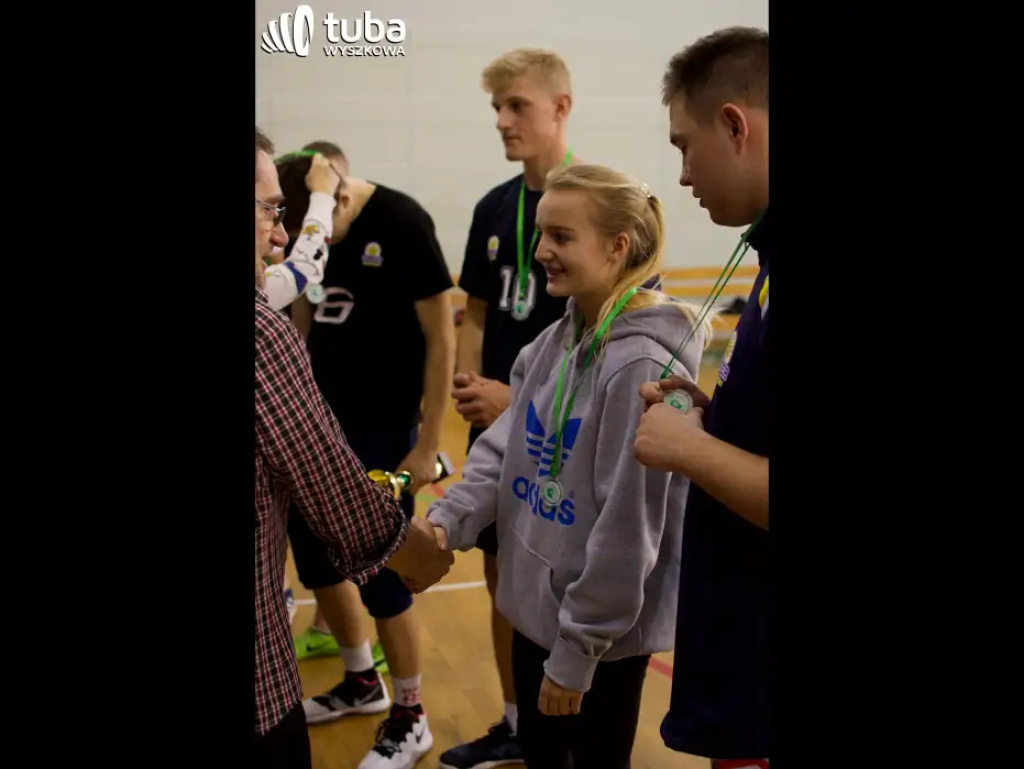 „Czosnki” na podium. Jesienny piknik sportowy za nami