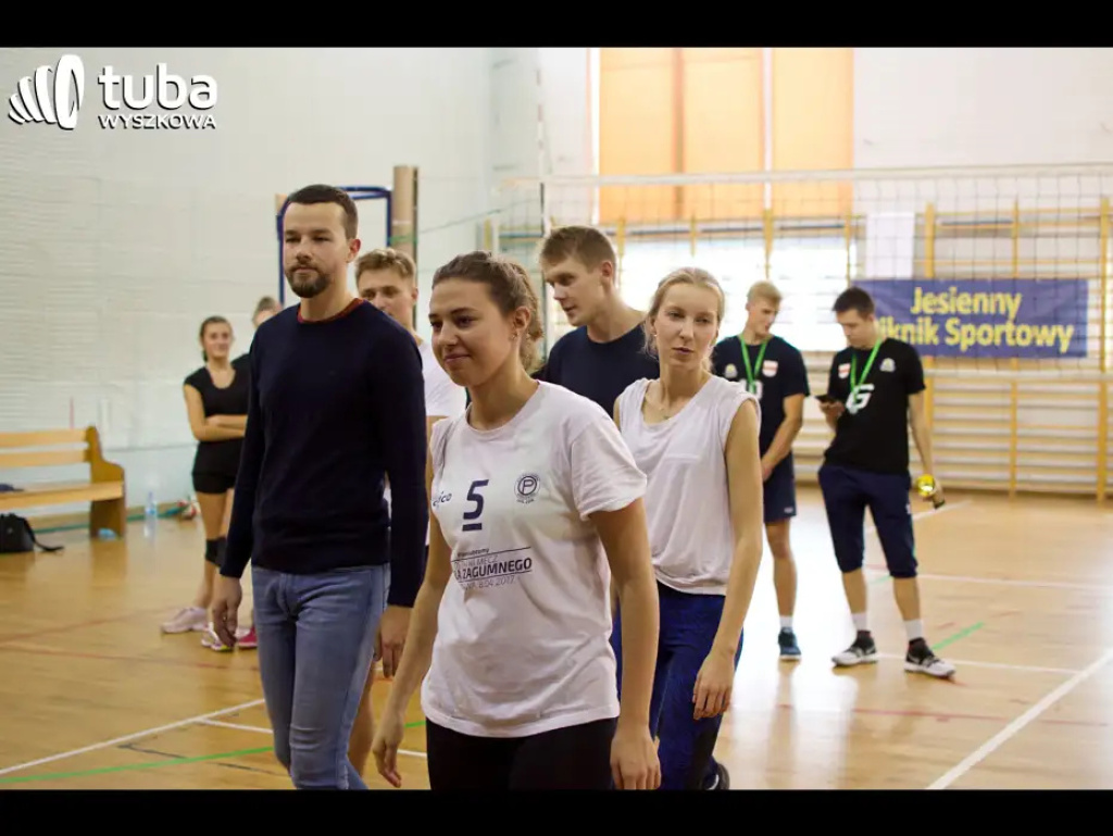 „Czosnki” na podium. Jesienny piknik sportowy za nami