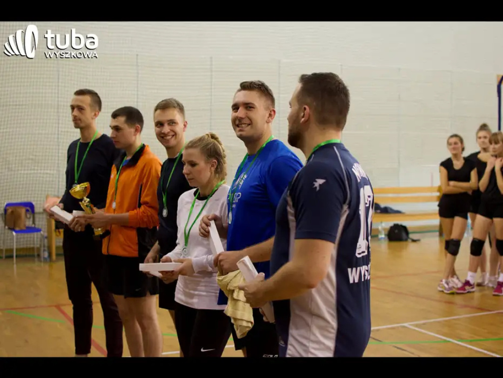 „Czosnki” na podium. Jesienny piknik sportowy za nami