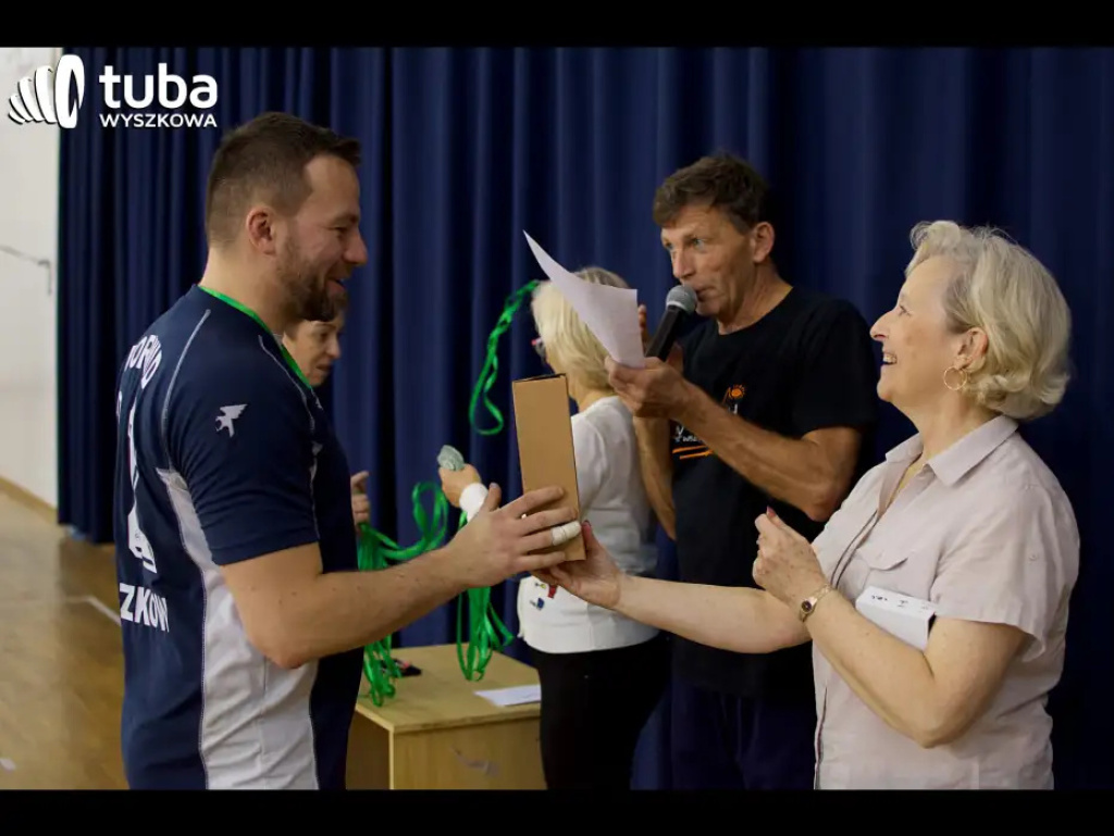 „Czosnki” na podium. Jesienny piknik sportowy za nami