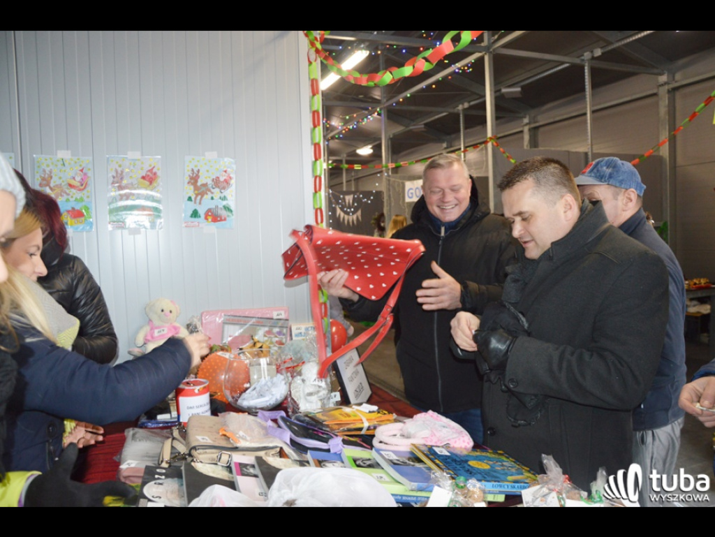 Jarmark Bożonarodzeniowy w nowej hali targowej w Somiance (video)