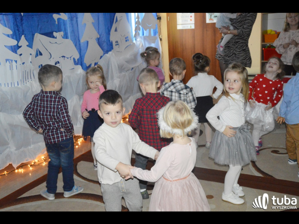 Za okami wieczór, złota gwiazdka błyska... w Przedszkolu nr 1 w Wyszkowie
