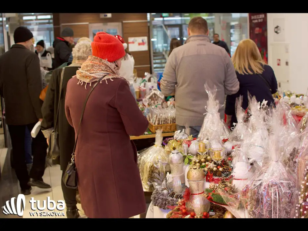 Bombki, stroiki, pierniki... i o wiele więcej na świątecznym kiermaszu