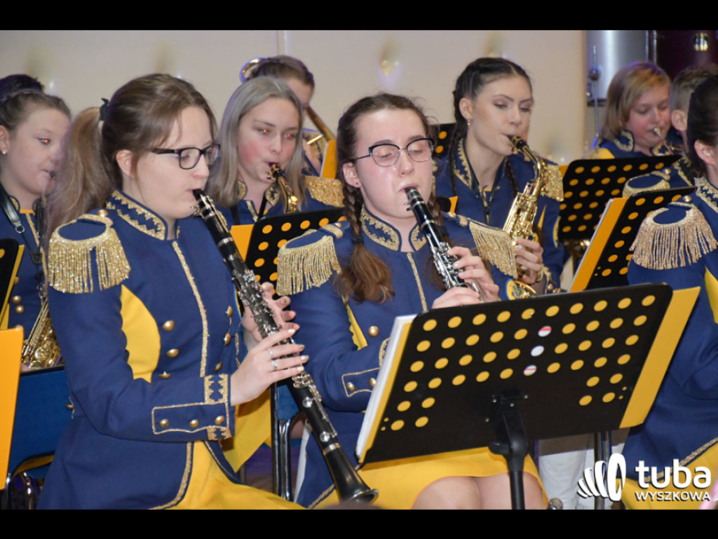 W świątecznym nastroju z Młodzieżową Orkiestrą Dętą (video)