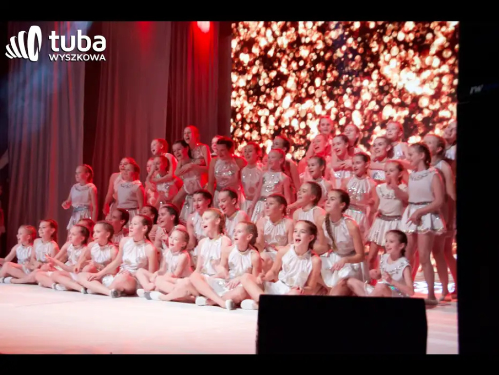 „sNOw WAY! Świąteczne show Sylaby