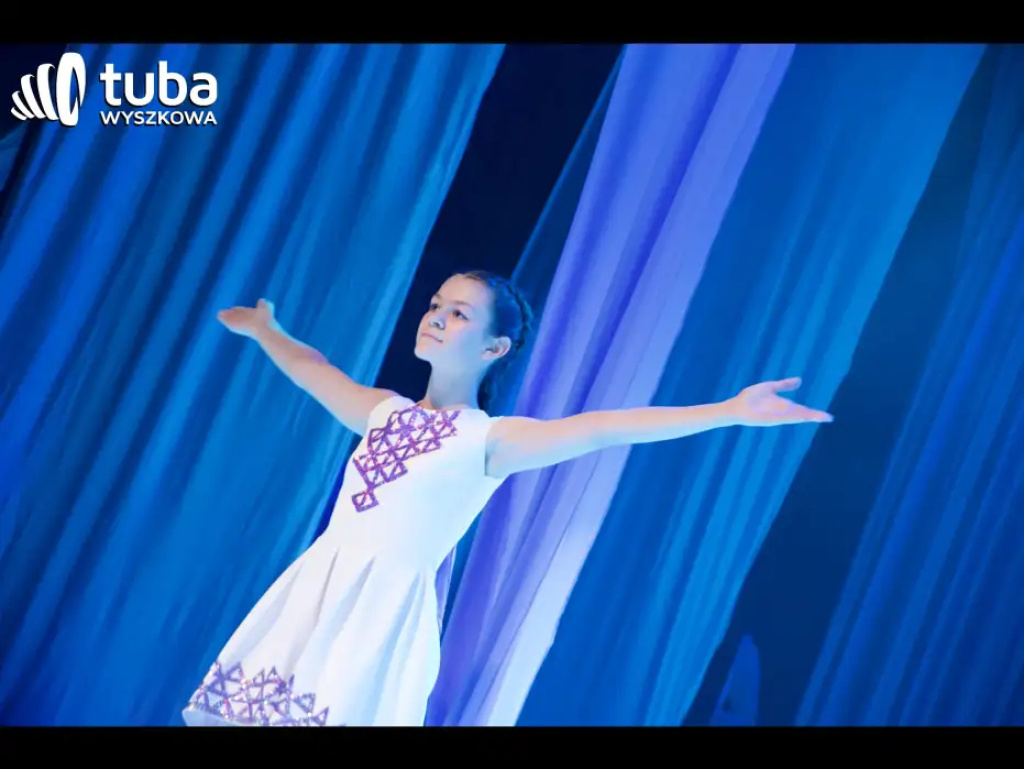 „sNOw WAY! Świąteczne show Sylaby