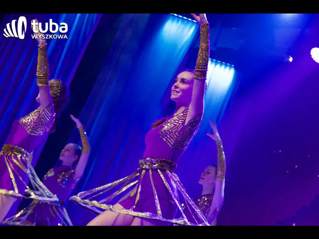 „sNOw WAY! Świąteczne show Sylaby