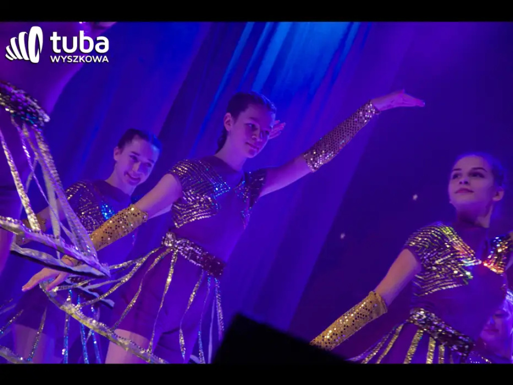 „sNOw WAY! Świąteczne show Sylaby