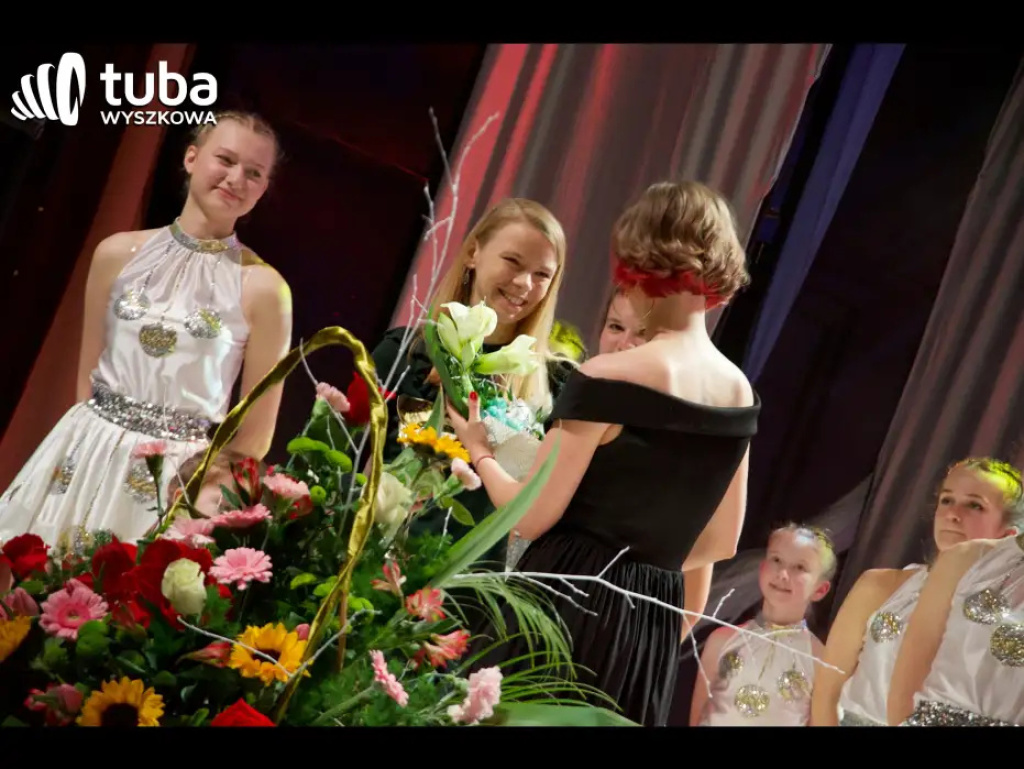 „sNOw WAY! Świąteczne show Sylaby