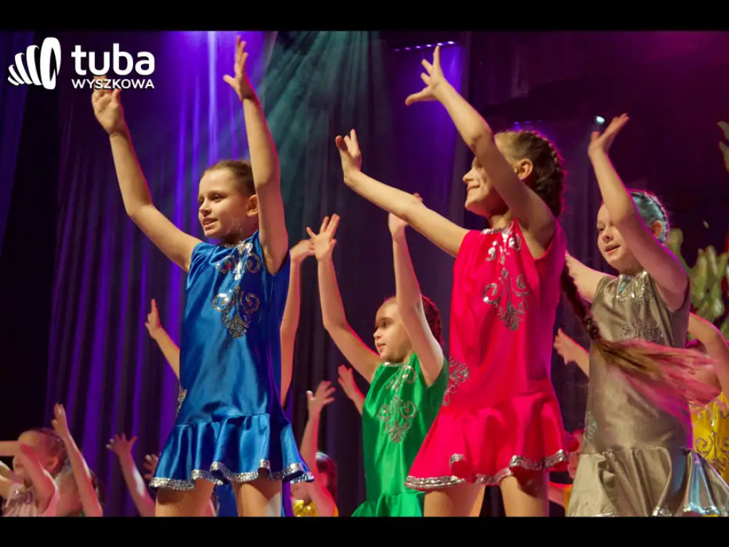 „sNOw WAY! Świąteczne show Sylaby