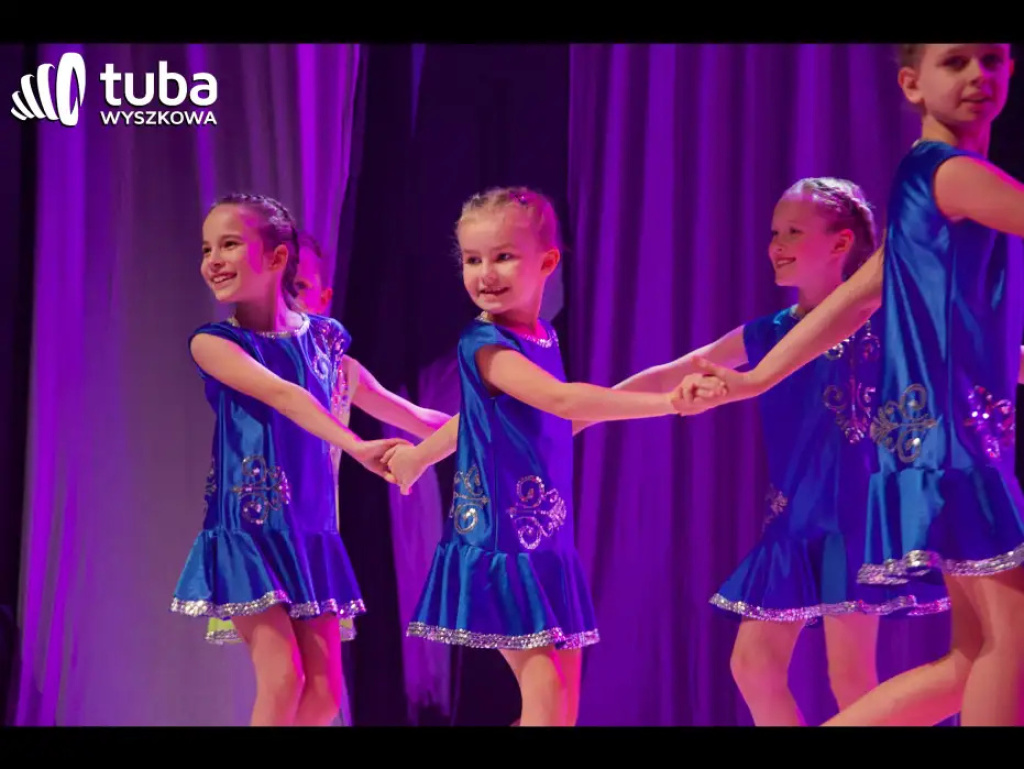 „sNOw WAY! Świąteczne show Sylaby