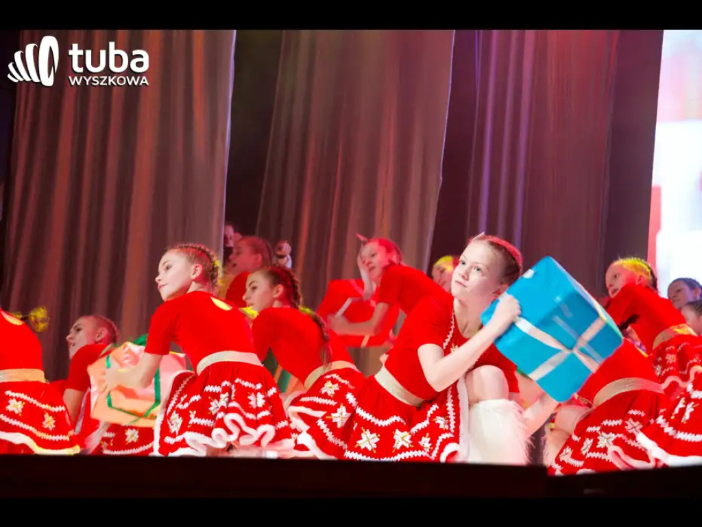„sNOw WAY! Świąteczne show Sylaby