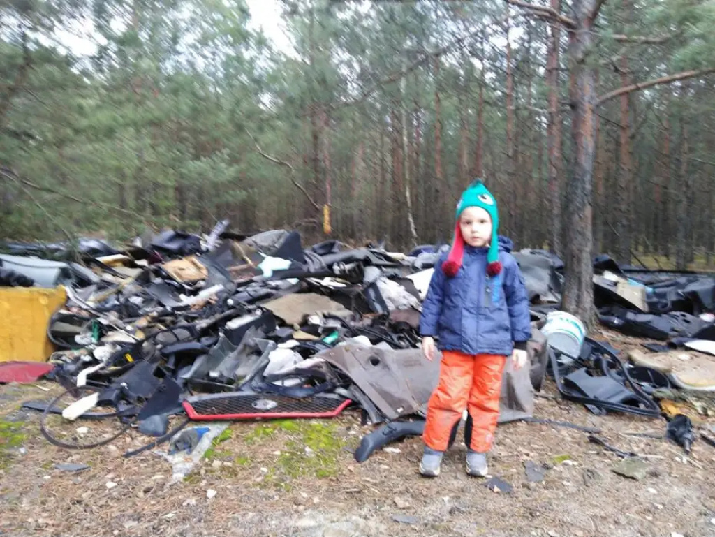 Wydmy toną w śmieciach. Mieszkańcy zbierają pieniądze na ich posprzątanie