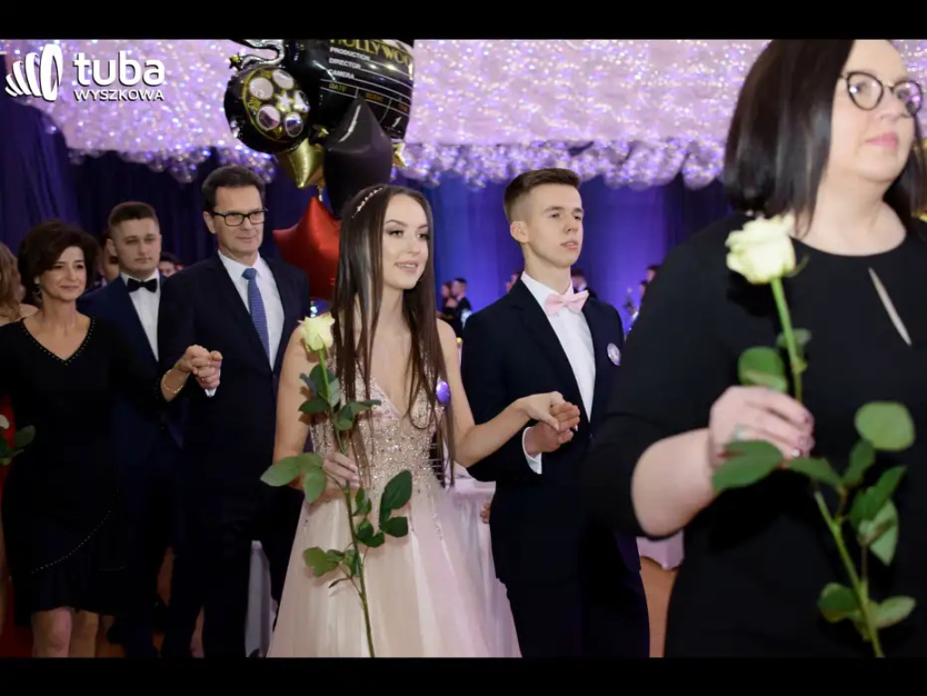 Na sto dni przed rozdaniem maturalnych Oskarów... Studniówka w I LO w Wyszkowie (video)