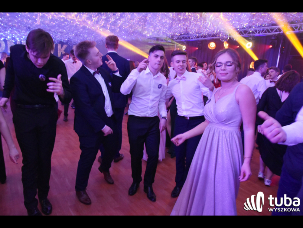 Na sto dni przed rozdaniem maturalnych Oskarów... Studniówka w I LO w Wyszkowie (video)