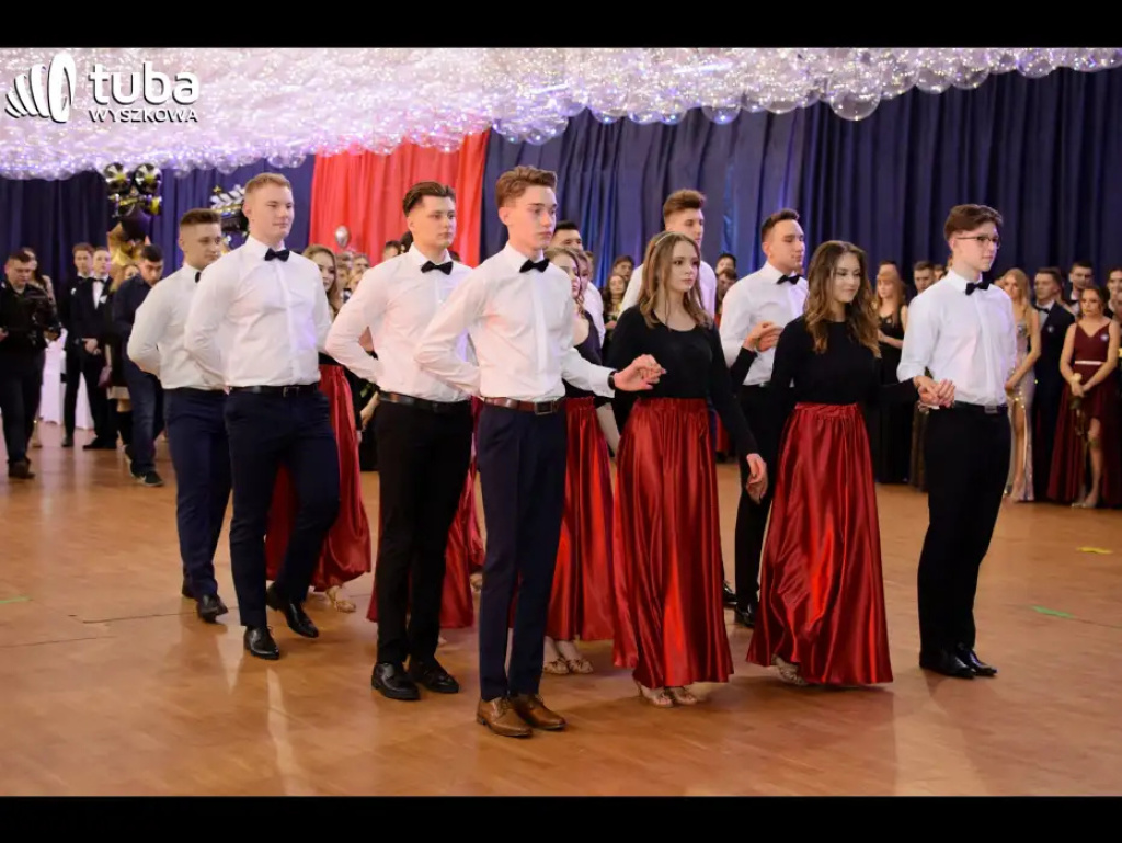 Na sto dni przed rozdaniem maturalnych Oskarów... Studniówka w I LO w Wyszkowie (video)