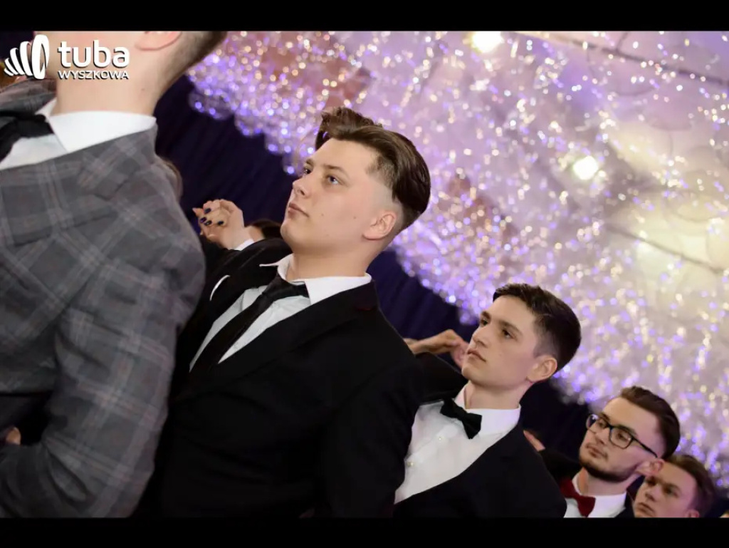 Na sto dni przed rozdaniem maturalnych Oskarów... Studniówka w I LO w Wyszkowie (video)