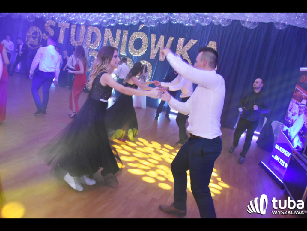 Na sto dni przed rozdaniem maturalnych Oskarów... Studniówka w I LO w Wyszkowie (video)