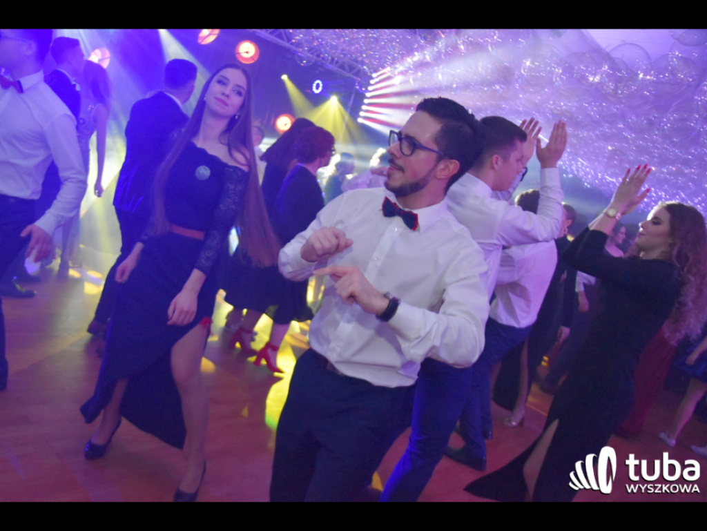 Na sto dni przed rozdaniem maturalnych Oskarów... Studniówka w I LO w Wyszkowie (video)