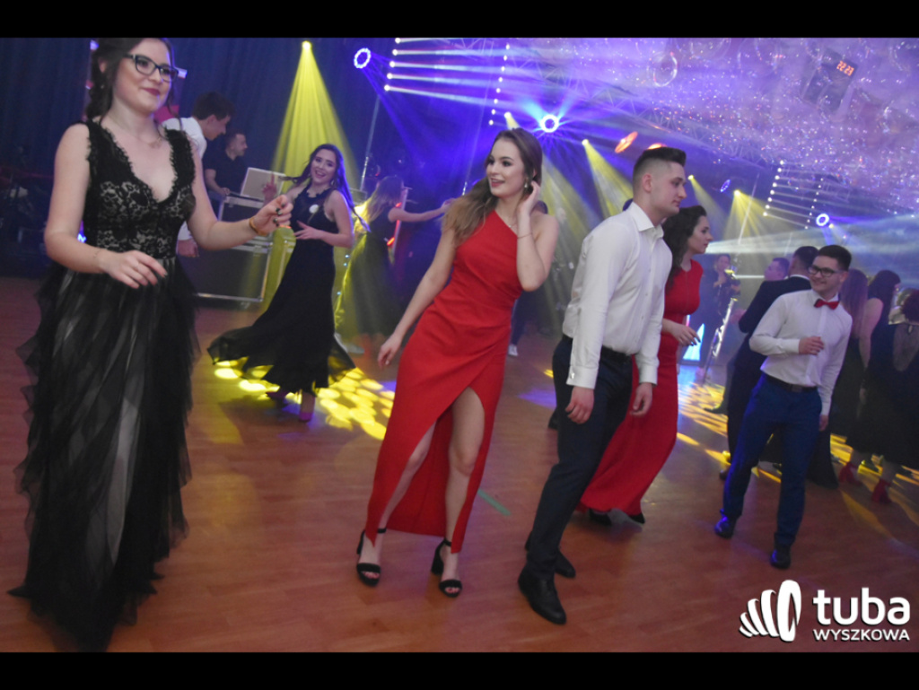 Na sto dni przed rozdaniem maturalnych Oskarów... Studniówka w I LO w Wyszkowie (video)