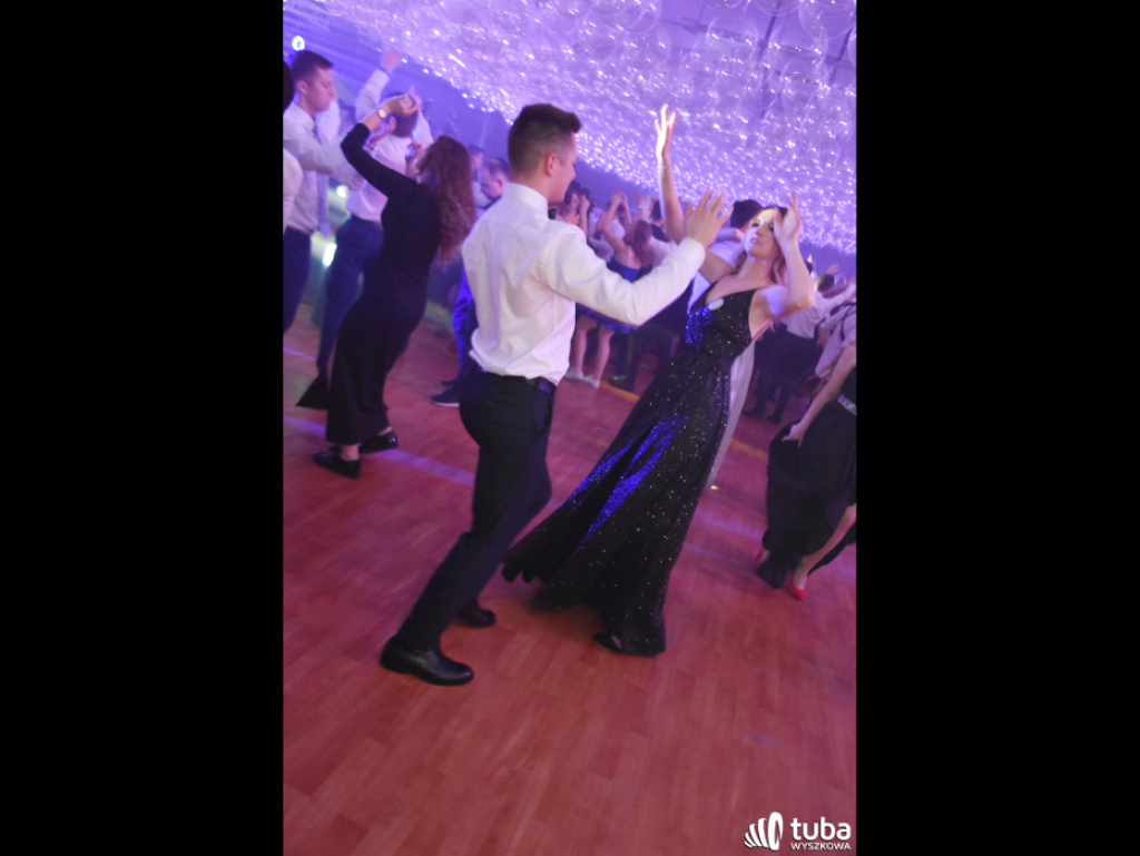 Na sto dni przed rozdaniem maturalnych Oskarów... Studniówka w I LO w Wyszkowie (video)