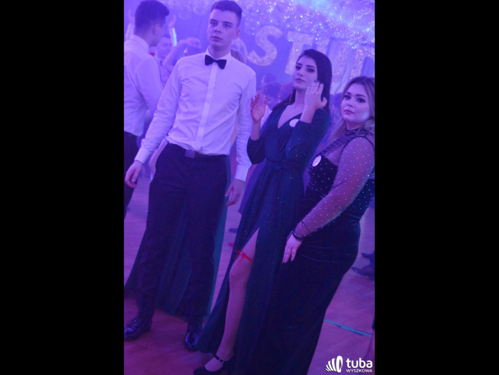 Na sto dni przed rozdaniem maturalnych Oskarów... Studniówka w I LO w Wyszkowie (video)