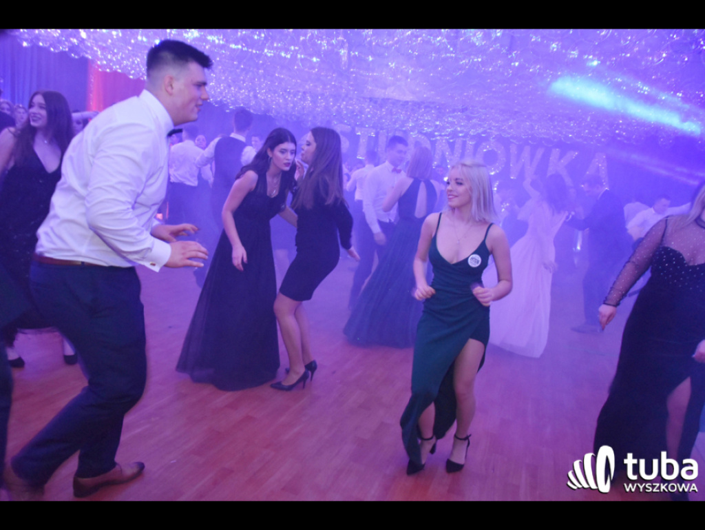 Na sto dni przed rozdaniem maturalnych Oskarów... Studniówka w I LO w Wyszkowie (video)