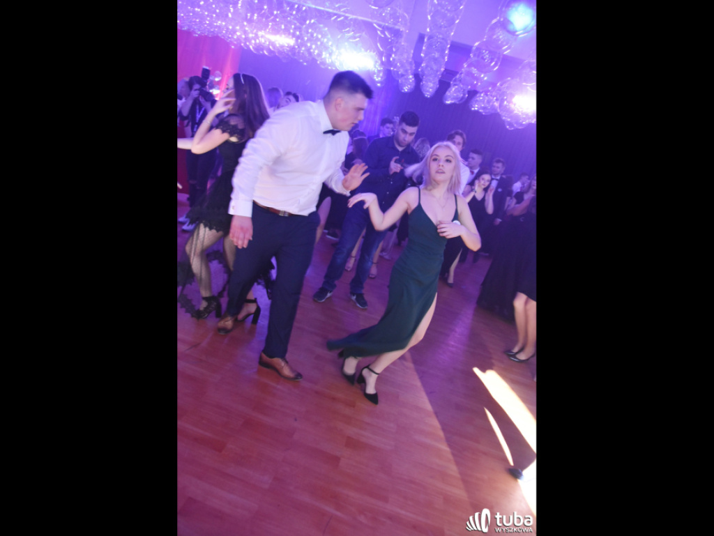 Na sto dni przed rozdaniem maturalnych Oskarów... Studniówka w I LO w Wyszkowie (video)