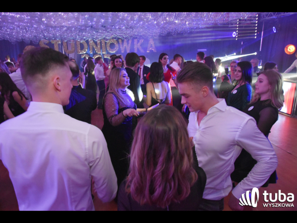 Na sto dni przed rozdaniem maturalnych Oskarów... Studniówka w I LO w Wyszkowie (video)